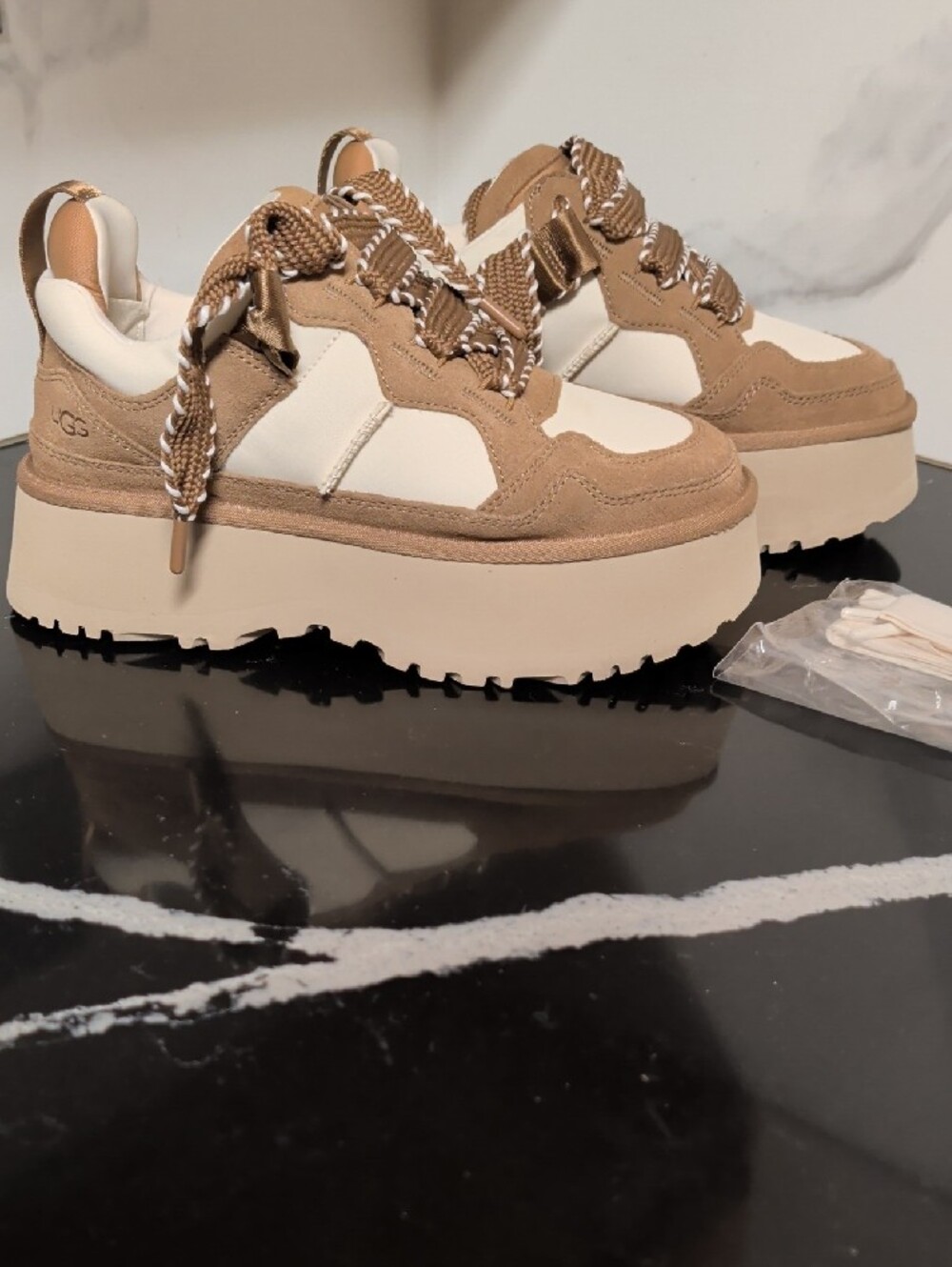 UGG Astromel Chestnut Platform Sneakers Size 8 Like New/Box MSRP $160 - Picture 7 of 13